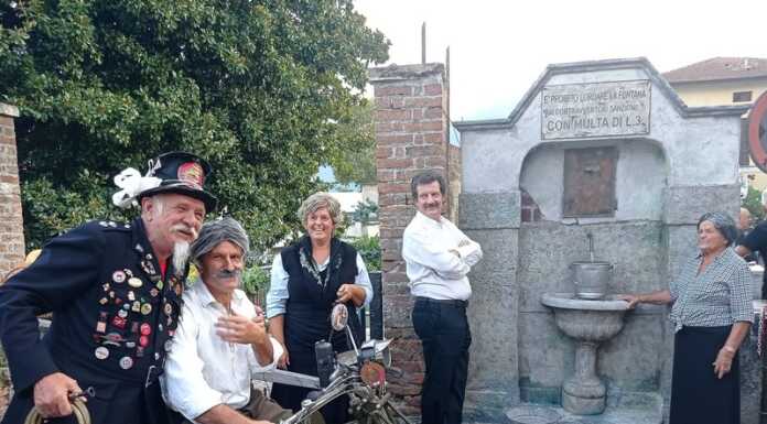Motoraduno Guzzi: l’antica fontana di via Cavour è tornata a zampillare Riproduzione fontana Via Cavour Moto Guzzi