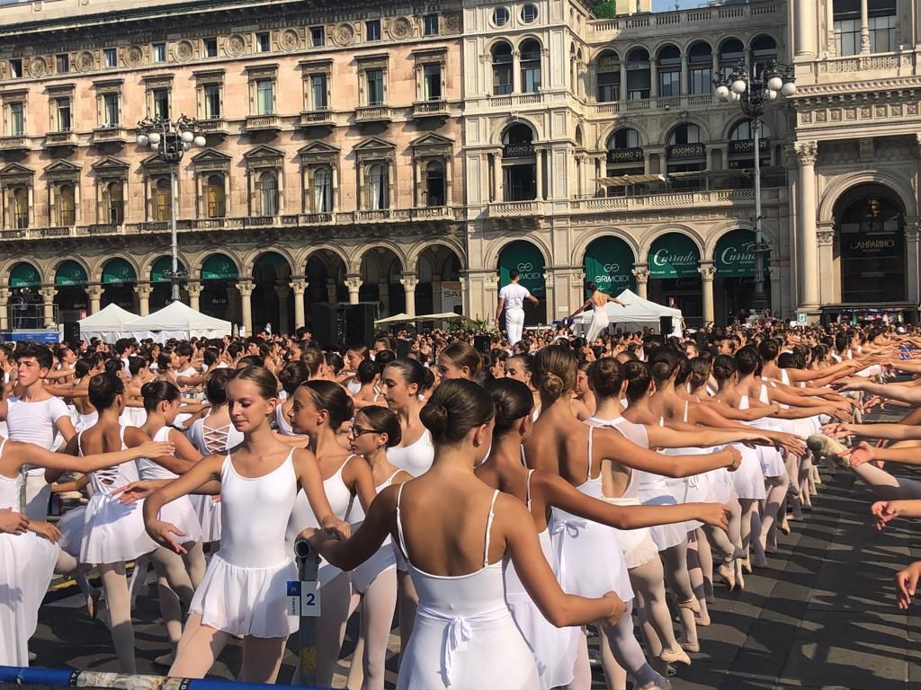 Ballo in bianco di On Dance Duomo di Milano