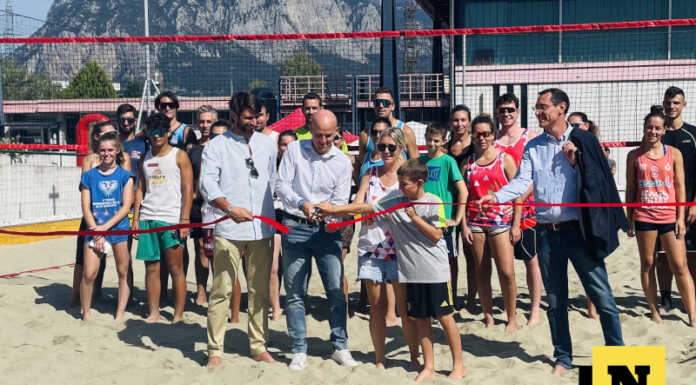 Taglio del nastro per i due nuovi campi di beach volley al Bione Inaugrazione e taglio del nastro dei due campi di beach volley al Centro Sportivo di Lecco "Al Bione"