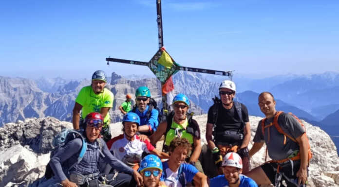 50 anni fa la prima invernale della Philipp-Flamm, Tessari e un gruppo di lecchesi in cima al Civetta Dieci lecchesi in cima al civetta