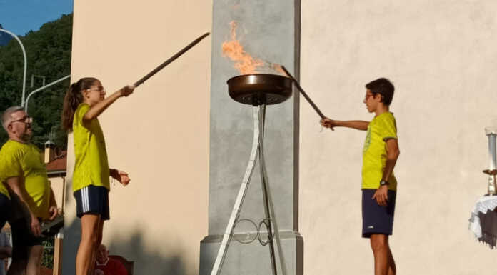 Maggianico, arrivata la fiaccola partita da Canale d’Agordo Festa Maggianico Fiaccolata 2023 (1)