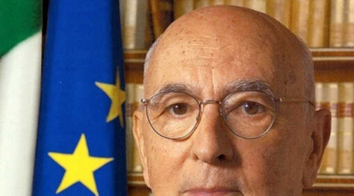 Scomparsa di Giorgio Napolitano, bandiere a mezz’asta per il lutto nazionale Presidente_Giorgio_Napolitano