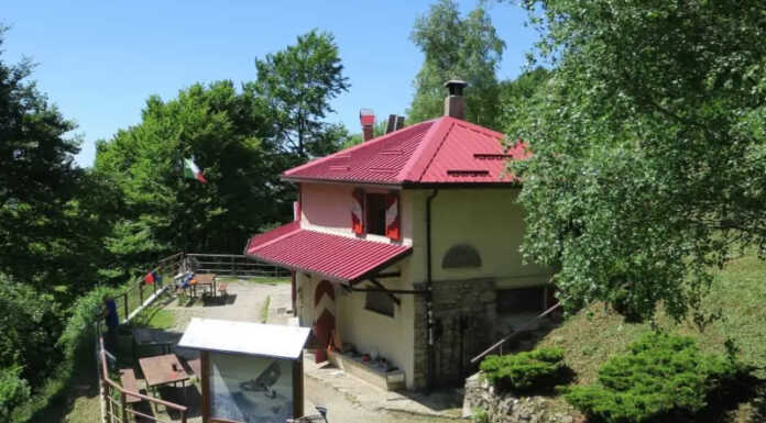 Resegone. La Ferrata del Centenario compie 60 anni, Cai Calolzio in festa baitello Cai Calolzio