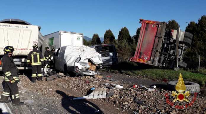 Incidente sull’A4 poco prima di Bergamo: coinvolti 5 mezzi
