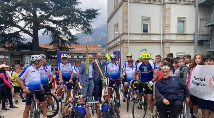 La staffetta ‘Obiettivo Tricolore’ arriva in città, grande accoglienza al Politecnico