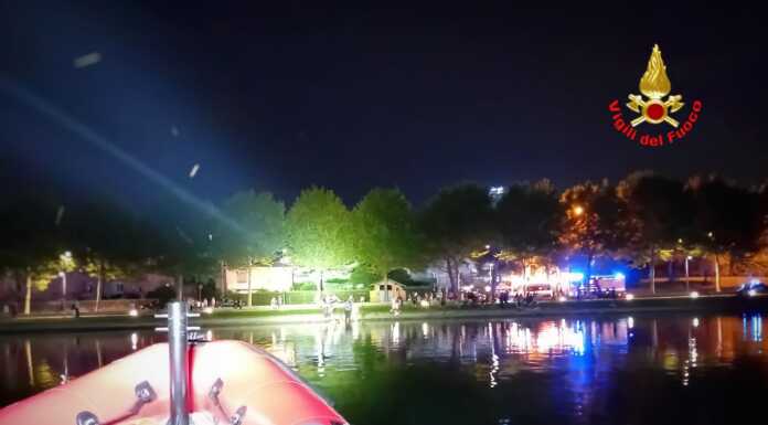 Vercurago, 53enne in difficoltà nel lago: l’intervento in notturna dei Vigili del fuoco