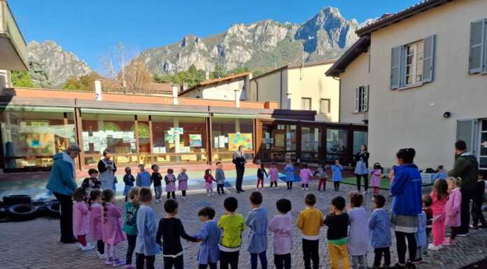 Lecco. Scuola Don Giovanni Nava di Acquate in preghiera per la pace in Terra Santa Scuola infanzia Acquate pace israele-palestina