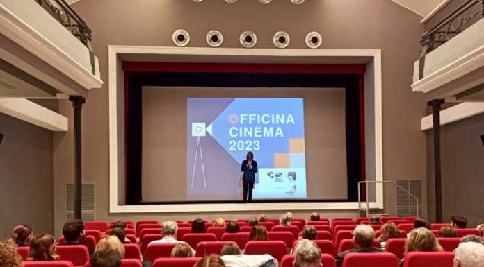 ‘Officina Cinema 2023’: Lecco conquistata dalla commedia ‘Smetto quando voglio’ Officina Cinema 2023 film 'Smetto quando voglio'