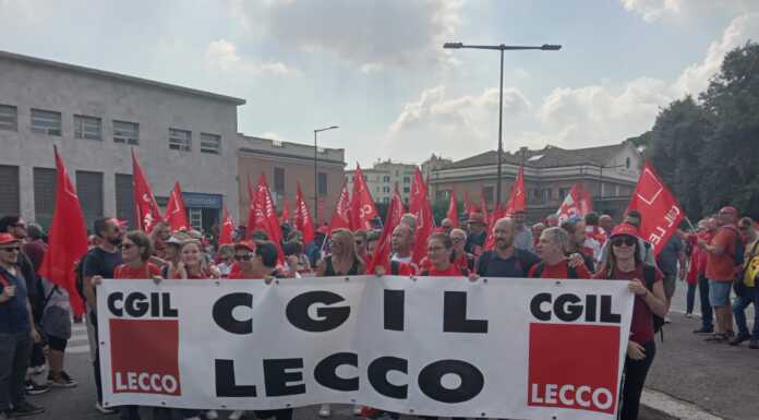 CGIL Lecco presente in piazza a Roma per difendere lavoro, salari e contro la povertà CGIL Lecco a Roma