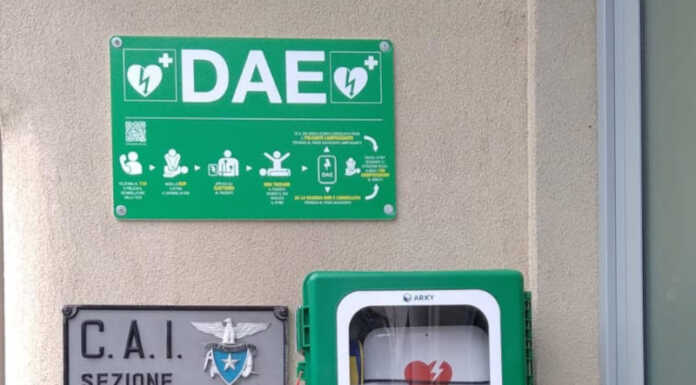 Cai Calolzio: nuovo defibrillatore DAE a disposizione della cittadinanza DAE CAI Calolziocorte