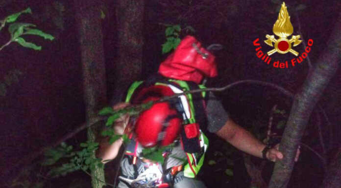 Ritrovato vivo nella notte l’uomo disperso nei boschi sopra Consonno Disperso a Consonno
