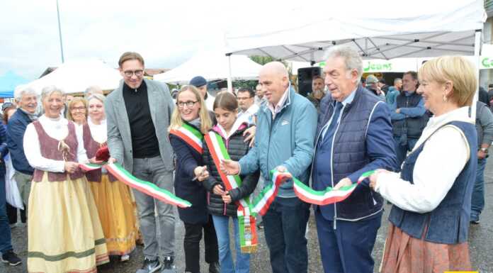 Fierone di Oggiono, in tanti al taglio del nastro della 408^ edizione Fierone_di_Oggiono_inaugurazione_408_edizione_20231029