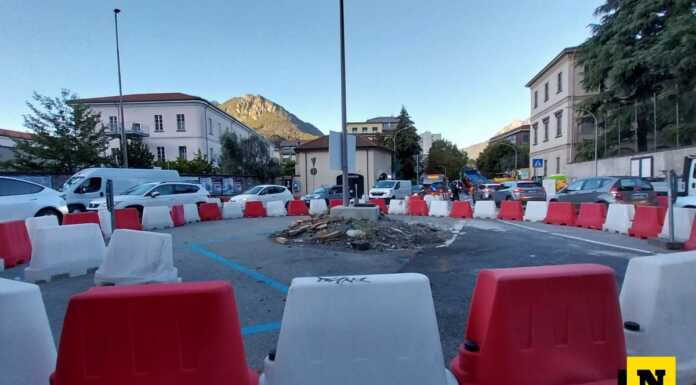 Teleriscaldamento, cantieri e traffico in tilt, critiche in consiglio comunale Lecco_teleriscaldamento_lavori_traffico_ottobre_2023