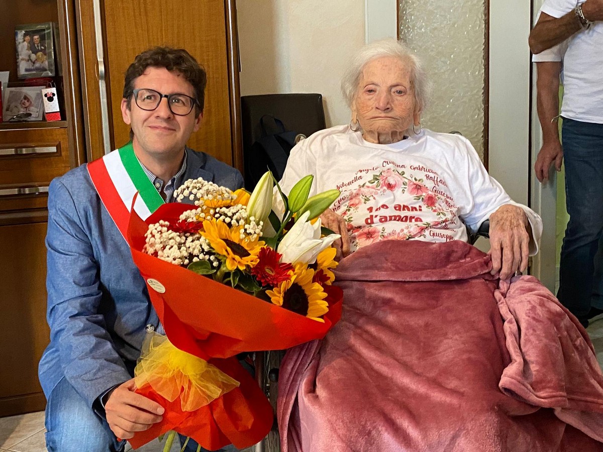 Il sindaco Marco Passoni con Angela Cuffari