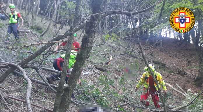 Valvarrone. Soccorso Alpino al lavoro per un cercatore di funghi infortunato Val Marcia Soccorso Alpino