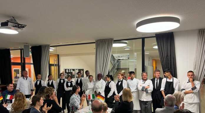 A Weissenhorn standing ovation per alunni e insegnanti del Cfp Aldo Moro cena_italiana_cfp_aldo_moro_valmadrera