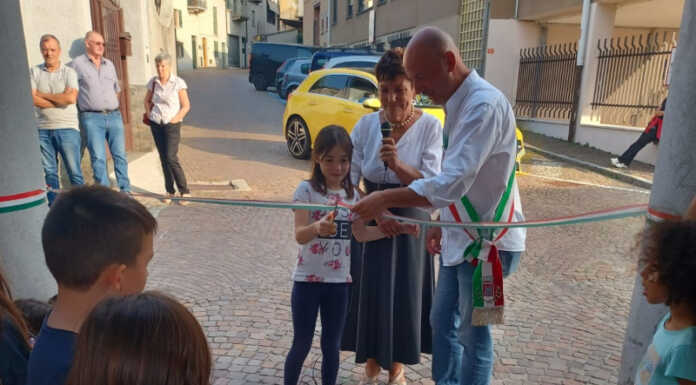 Dervio. Rinasce il parco giochi ‘Cossetto’: “Un angolo a disposizione del paese” Dervio inaugurazione parco giochi Cossetto