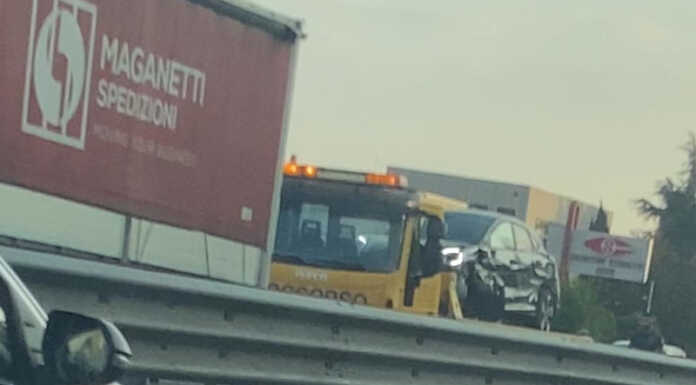 SS 36. Incidente all’altezza di Molteno in direzione nord, traffico in tilt Molteno incidente ss36