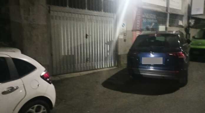 Auto in sosta selvaggia a Rancio basso: i residenti esasperati chiamano le forze dell’ordine