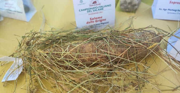 Campionato italiano del salame: vince un’azienda agricola valsassinese Salame delle Grigne vincitore campionato italiano salame