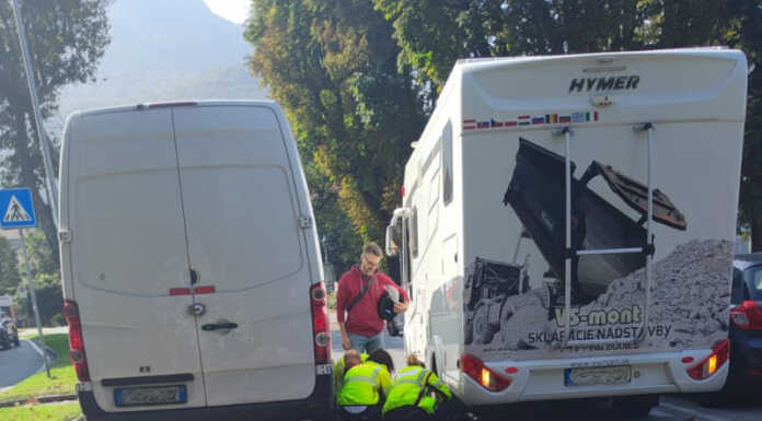 Lecco. Scontro furgone moto sul Lungolario Isonzo, 20enne soccorso Scontro furgone moto lungolario isonzo