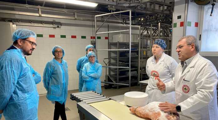 Guido Guidesi in visita nelle aziende Marco d’Oggiono Prosciutti e Giuseppe Dell’Era visita_guidesi_Marco_D'Oggiono_Prosciutti_e_Dell'Era_2023