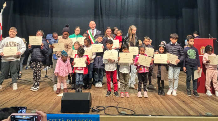 Il Comune di Lecco consegna 28 attestati di cittadinanza civica 231120_cittadinanze_civiche