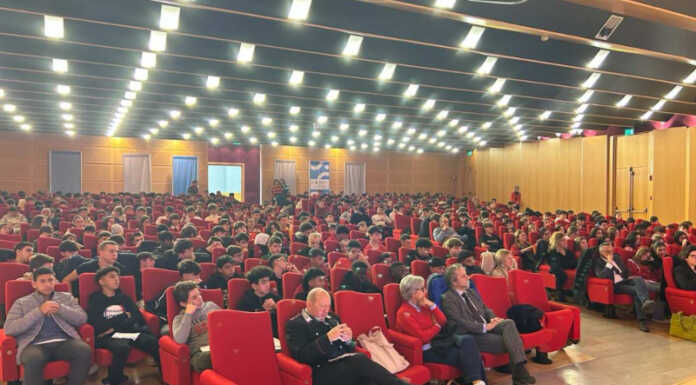 Uniti Contro la Violenza sulle Donne: sinergia tra istituzioni formative e autorità 24.11.23 auditorium lecco