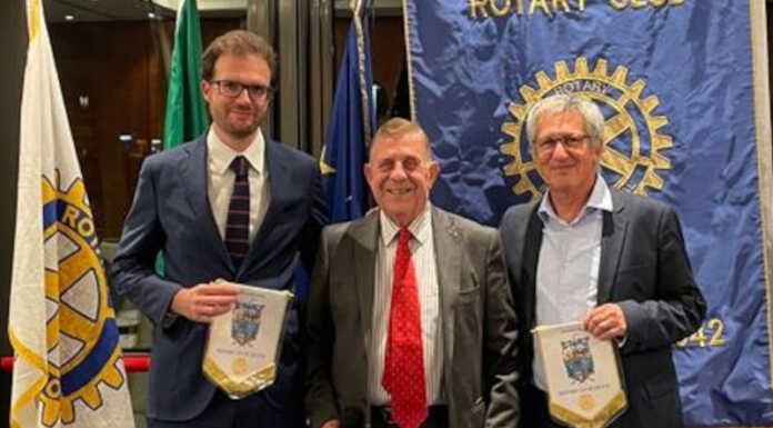 Il Rotary Club Lecco lancia un progetto legato a salute e intelligenza artificiale AI_rotary_tavola