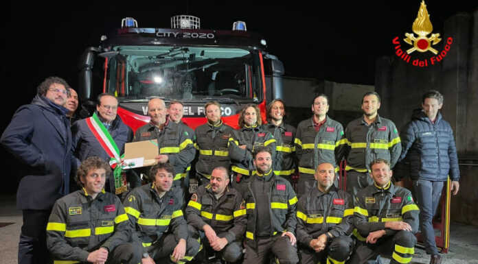 Dopo 38 anni di servizio in “pensione” Antonio Colombo, Vigile del fuoco volontario Antonio Colombo volontario nei vigili del fuoco da 38 anni