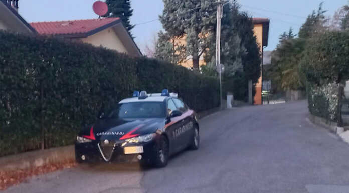 Furiosa lite in strada a Brivio: uomo colpito con un’accetta