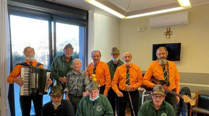 Olginate. Castagne e musica alla casa di riposo Don Luigi Gilardi Castagnata_casa_Gilardi_Olginate_20231125