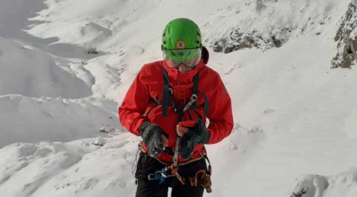 Sorpresi dalla neve dopo una notte in bivacco, soccorsi due giovani sulla Presolana Foto Soccorso Alpino