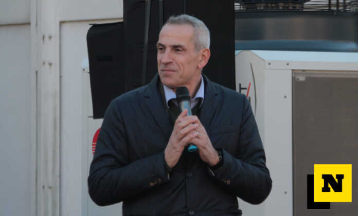 Merate_25_11_23_inaugurazione_pista_ghiaccio_Massimo_Panzeri_sindaco