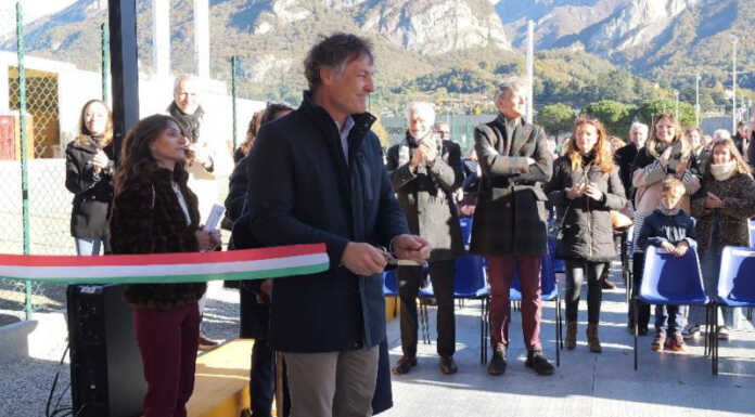 Cartiera Dell’Adda: col nuovo ingresso via i camion dalla zona residenziale Taglio del nastro del nuovo ingresso della Cartiera dell'Adda