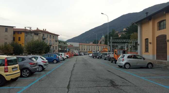 Bellano. Un parcheggio multipiano in stazione, il Comune acquista l’area area stazione bellano