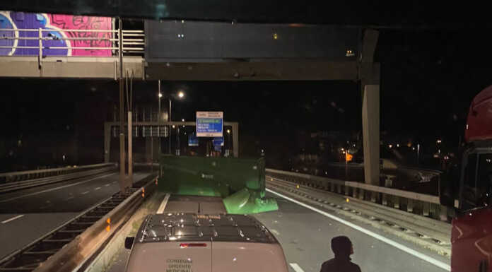 Lecco. SS36 riaperta anche in direzione sud, dopo l’incidente di stamattina rimorchio ss36 e danno al cartello