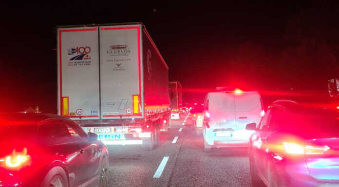 Serata di passione lungo la SS36 a causa di due incidenti Coda SS36