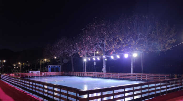 Colico pronto al Natale: mercatini e pista di pattinaggio rallegrano le festività Colico pista pattinaggio