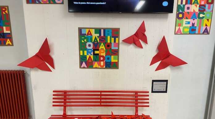 25 novembre. Nell’atrio del Fiocchi una panchina rossa: “Creiamo cultura e rispetto” fiocchi panchina rossa