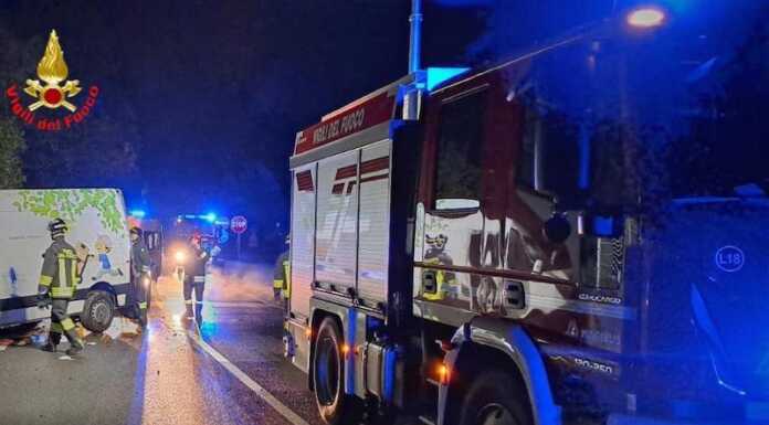 Civate. Furgone contro il muro, tre persone in ospedale incidente civate