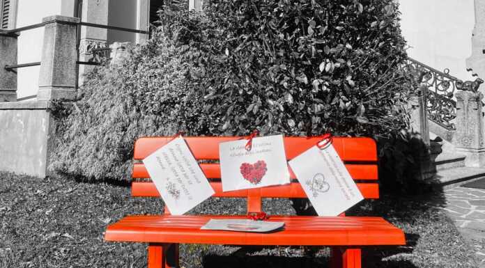 Ballabio. Una panchina rossa all’ingresso del Comune per dire no alla violenza contro le donne panchina rossa