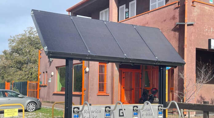 Partenza Funivia Erna e ostello: installate due stazioni di ricarica e-bike punto ricarica e-bike bici elettriche partenza fuinivia erna 2023 (2)