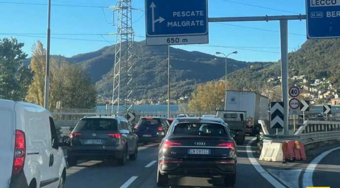 Anas. Nel week-end di Ognissanti traffico in aumento anche sulla SS36 ss36_code_camion_urta_cartello_20231117