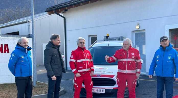 Croce Rossa di Colico: nuovo mezzo per la consegna viveri ai bisognosi CRI Colico nuovo mezzo consegna viveri