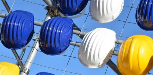 Lombardia: 128 vittime sul lavoro in dieci mesi, -17,4% rispetto al 2024 Anmil_Lecco_inaugurazione_albero_sicurezza_piccola_20231216