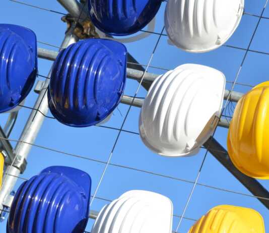 Lombardia: 128 vittime sul lavoro in dieci mesi, -17,4% rispetto al 2024 Anmil_Lecco_inaugurazione_albero_sicurezza_piccola_20231216