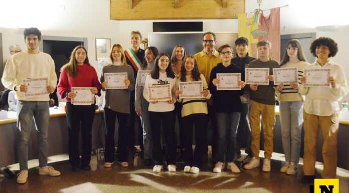 Calolzio premia gli studenti meritevoli: “Il Paese ha bisogno delle vostre menti” Borse_studio_calolziocorte_20231221