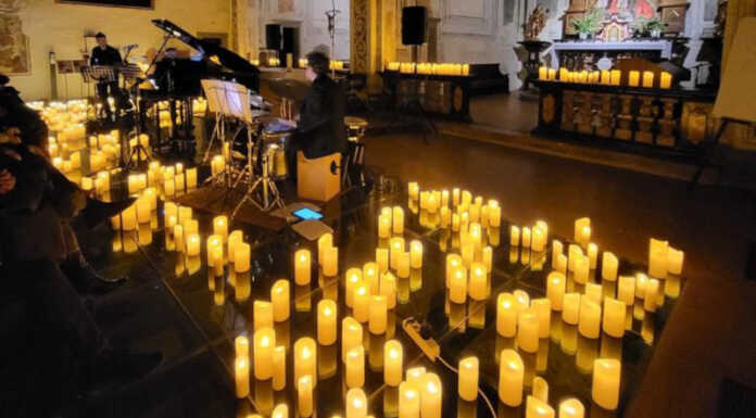 Calolzio. Il concerto a lume di candela piace: evento sold-out e applausi Concerto a lume di candela monastero lavello