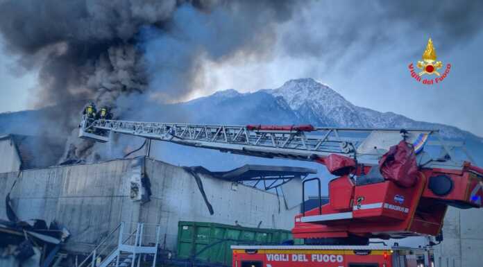 Colico. Incendio Seval: per Arpa la salute pubblica è salva Incendio ditta Seval Colico